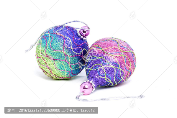 隔離閃亮粉紅色圣誕球