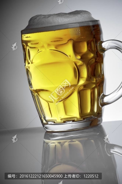 啤酒杯