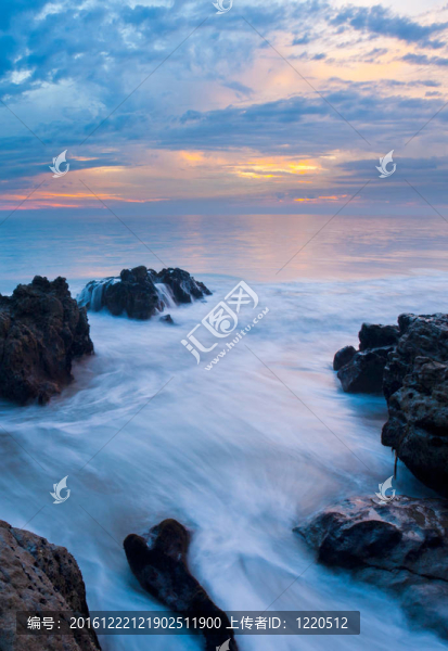 美麗的海景；在森塞特Ocean和巖石