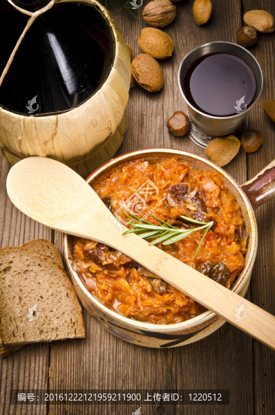 在波蘭種煙熏肉酸菜