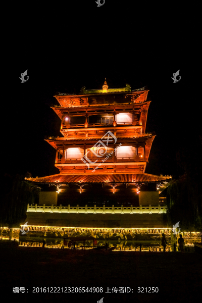 臺(tái)兒莊古城塔樓夜景