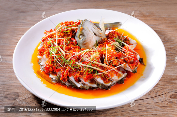 剁椒蒸活魚