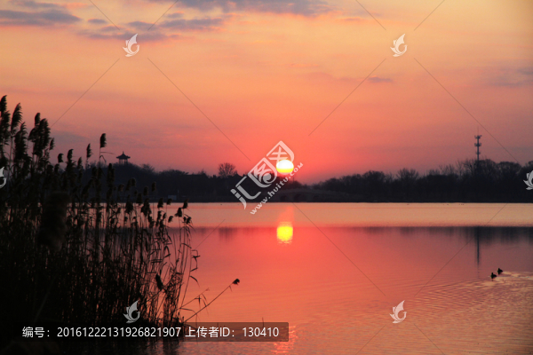 水上日出