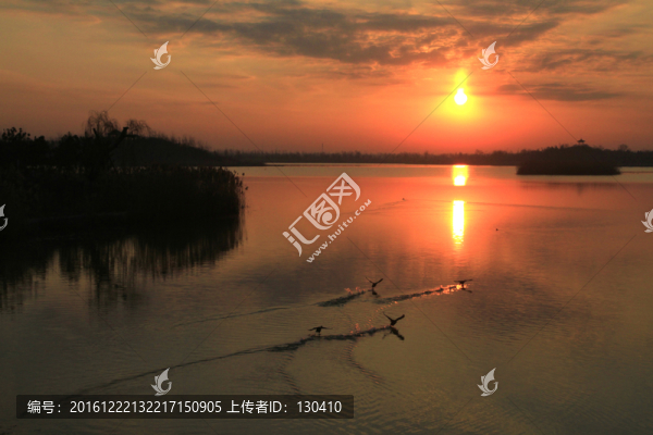 湖泊晨韻