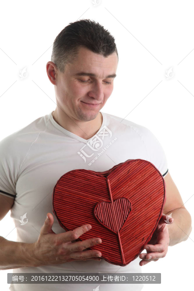 有心形盒子的人