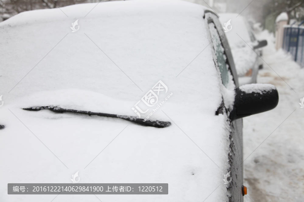 車(chē)下的雪