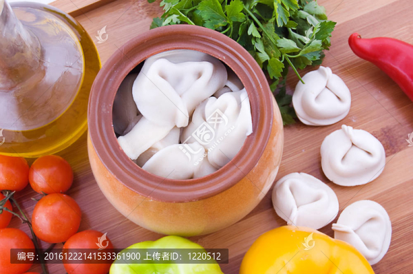 鍋肉餃