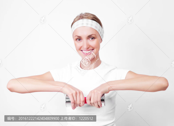 女孩用啞鈴