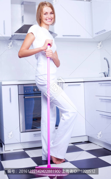 帶掃帚的家庭主婦
