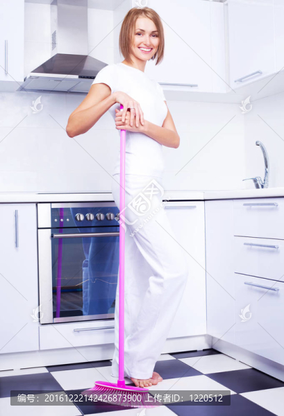 帶掃帚的家庭主婦