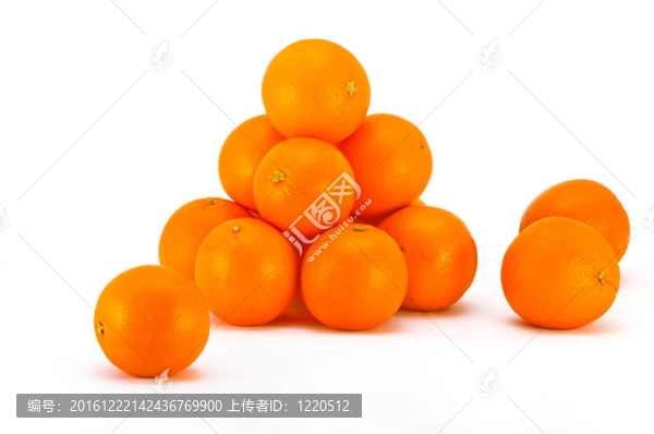 白色背景的桔子