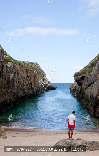 海灘上的Nueva,de,Llanes