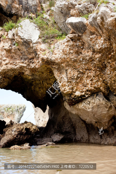 Cuevas,del損壞