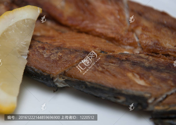 檸檬烤魚(yú)片