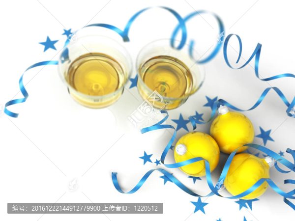 白色背景的香檳圣誕飾品和香檳酒杯