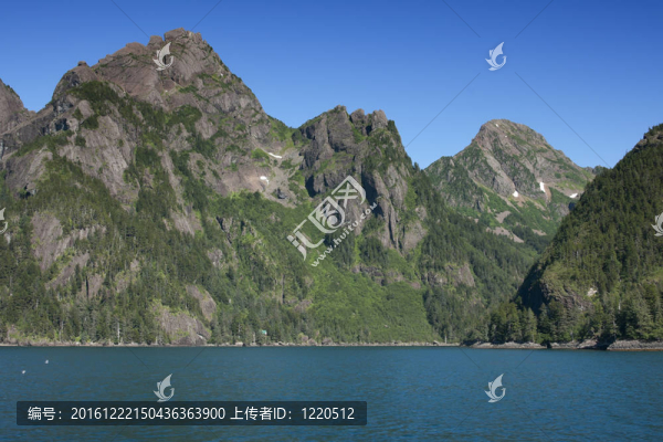 阿拉斯加復(fù)活灣的海岸。
