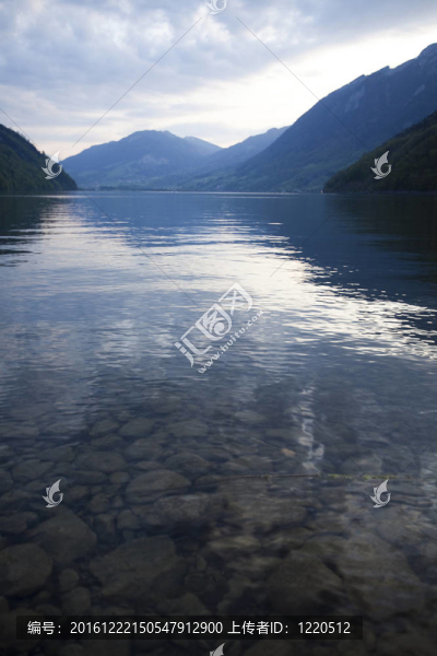 阿爾卑斯湖