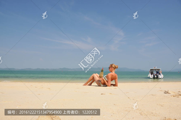 海灘場景。納卡島；泰國
