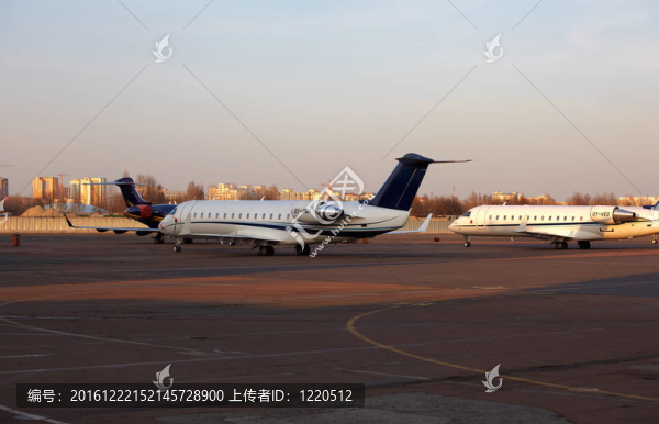 飛機(jī)停