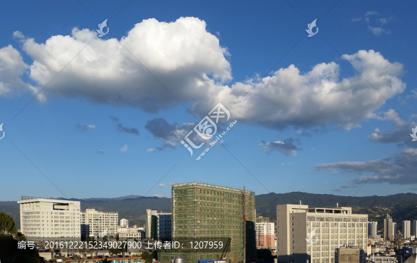 白云壓頂
