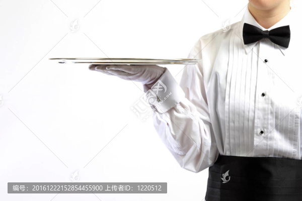 帶銀色托盤的女性服務(wù)器