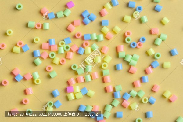 眾多塑料珠子