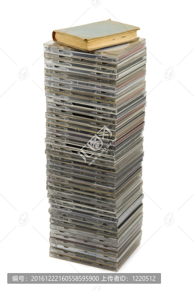 磁盤和書籍堆疊