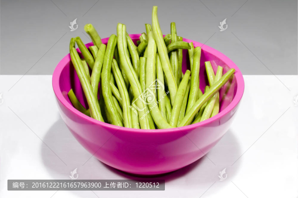 碗中的青豆