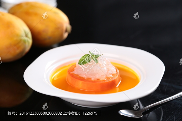 手磨杏汁木瓜燉雪蛤