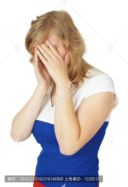 年輕的女人在哭