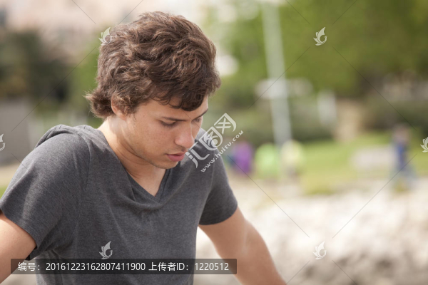 憂傷的年輕人