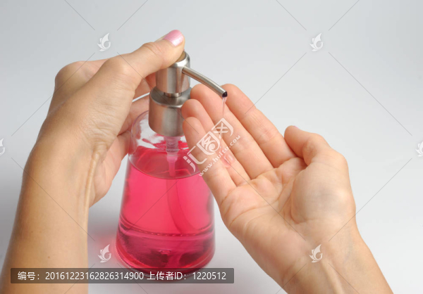 手和肥皂分配器