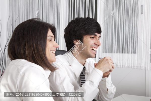 辦公室的現(xiàn)代團(tuán)隊