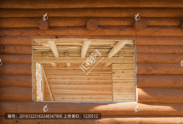 農(nóng)村房屋厚原木