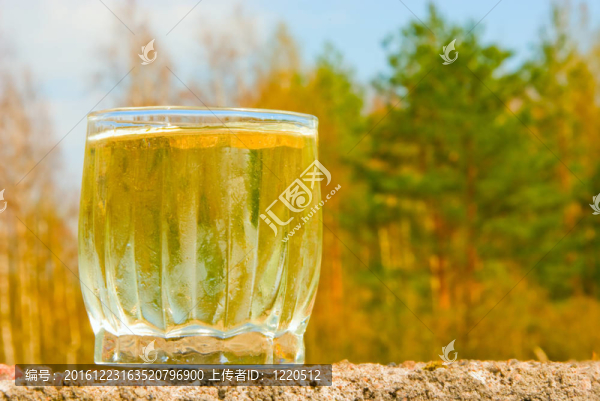 春天的水