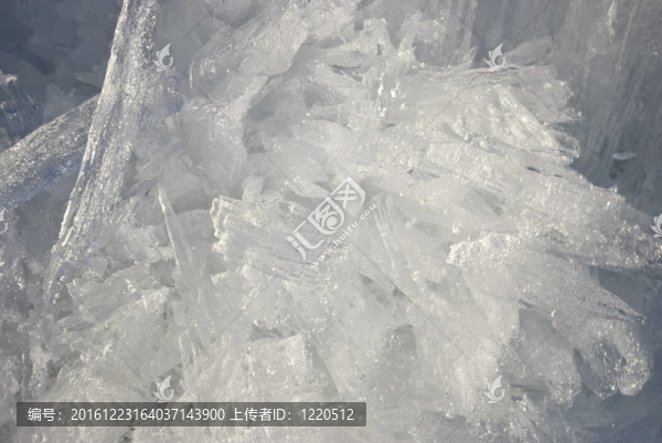 非常淺的冰晶的特寫