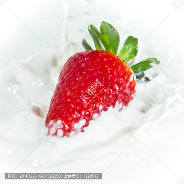 草莓濺奶