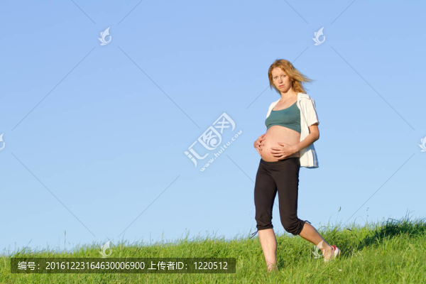 草原孕婦