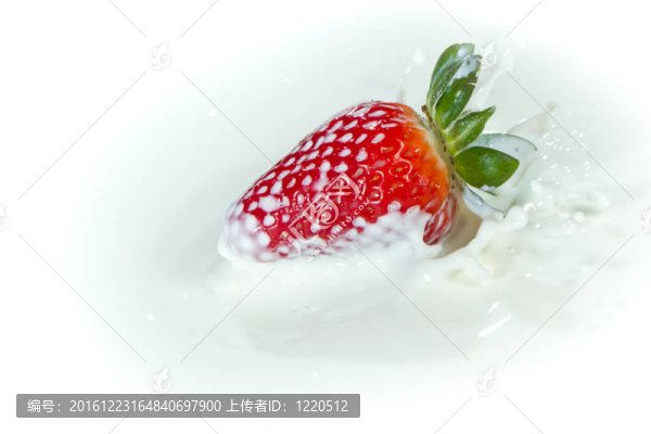 草莓濺奶