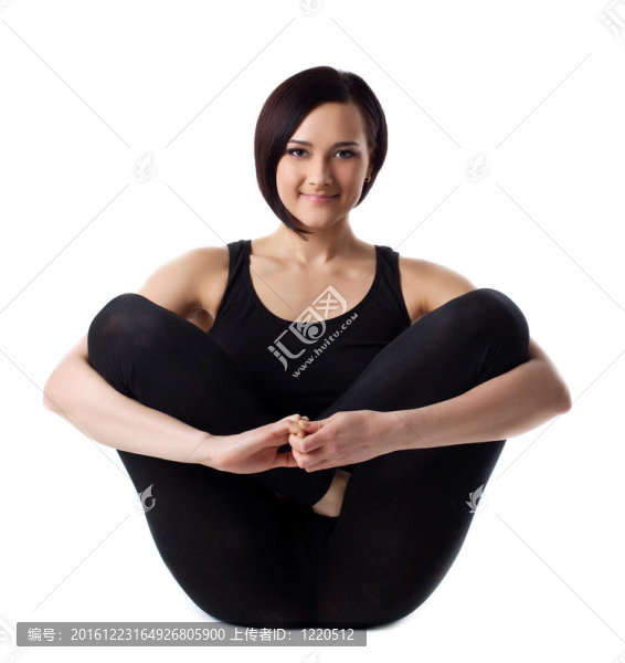 女人坐在做瑜伽