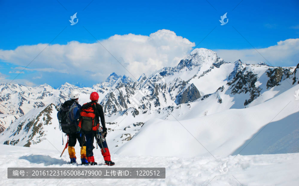 喜馬拉雅山上的兩個登山者