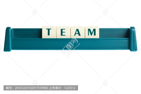 孤立字母板上的團隊字
