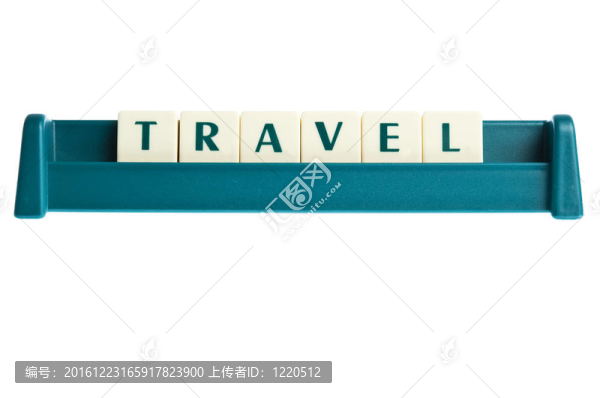 孤立字母板上的旅行詞