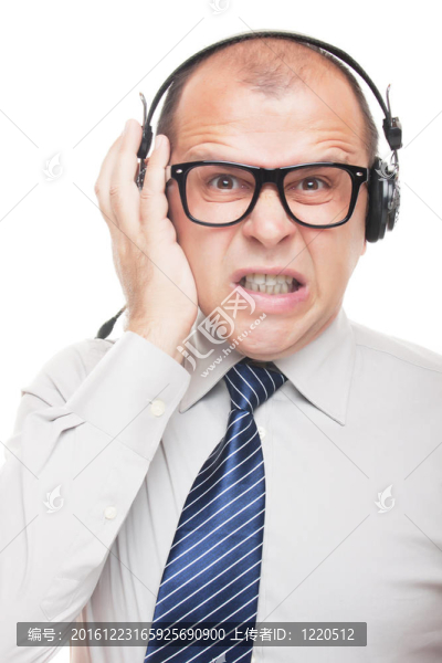 聽吵鬧的音樂