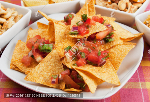 玉米片；鮮辣醬玉米片