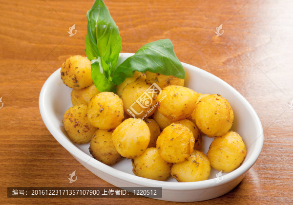 烤土豆塊