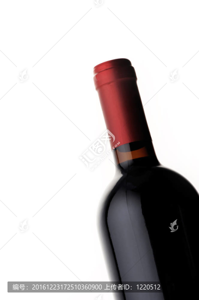 一瓶紅葡萄酒