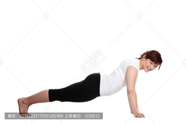 年輕女性在健身時間和鍛煉