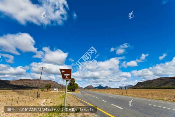走過一道荒涼的風(fēng)景