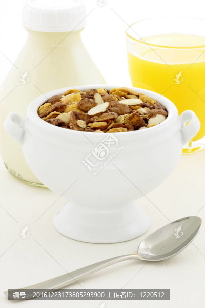 美味的巧克力堅果或麥片